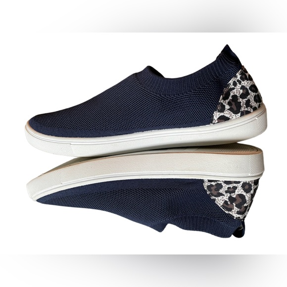 Navy Blue & White Animal Print Flats Size 9/10 - Picture 1 of 16